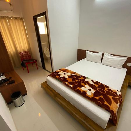 Lake Land Guest House Колката Екстериор снимка