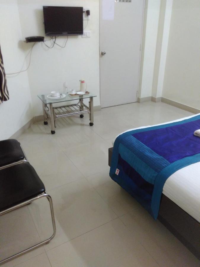Lake Land Guest House Колката Екстериор снимка