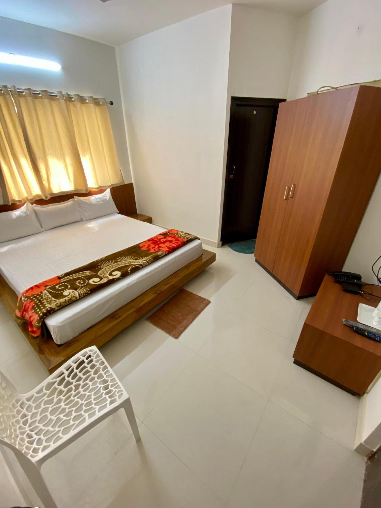 Lake Land Guest House Колката Екстериор снимка