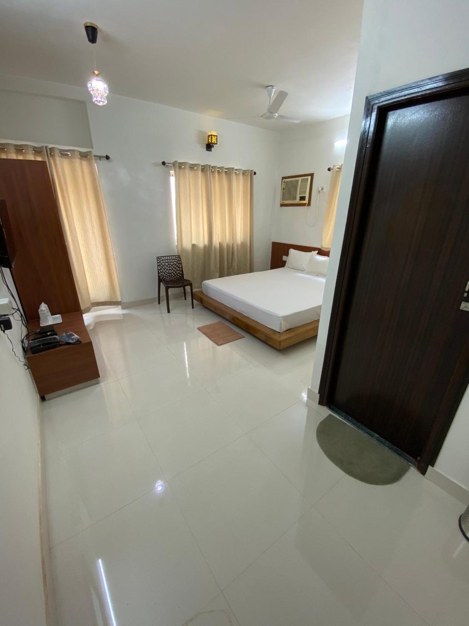 Lake Land Guest House Колката Екстериор снимка