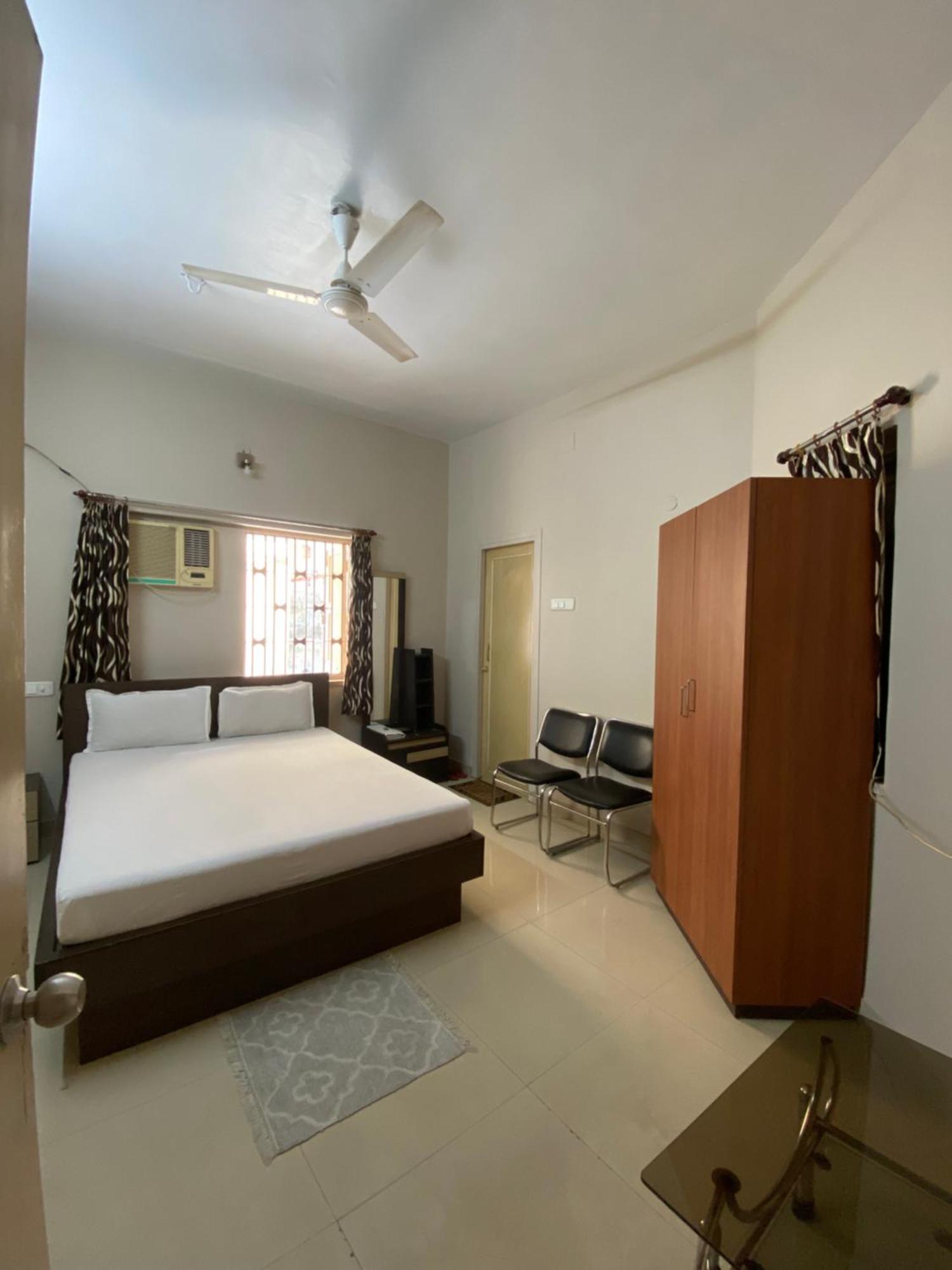 Lake Land Guest House Колката Екстериор снимка