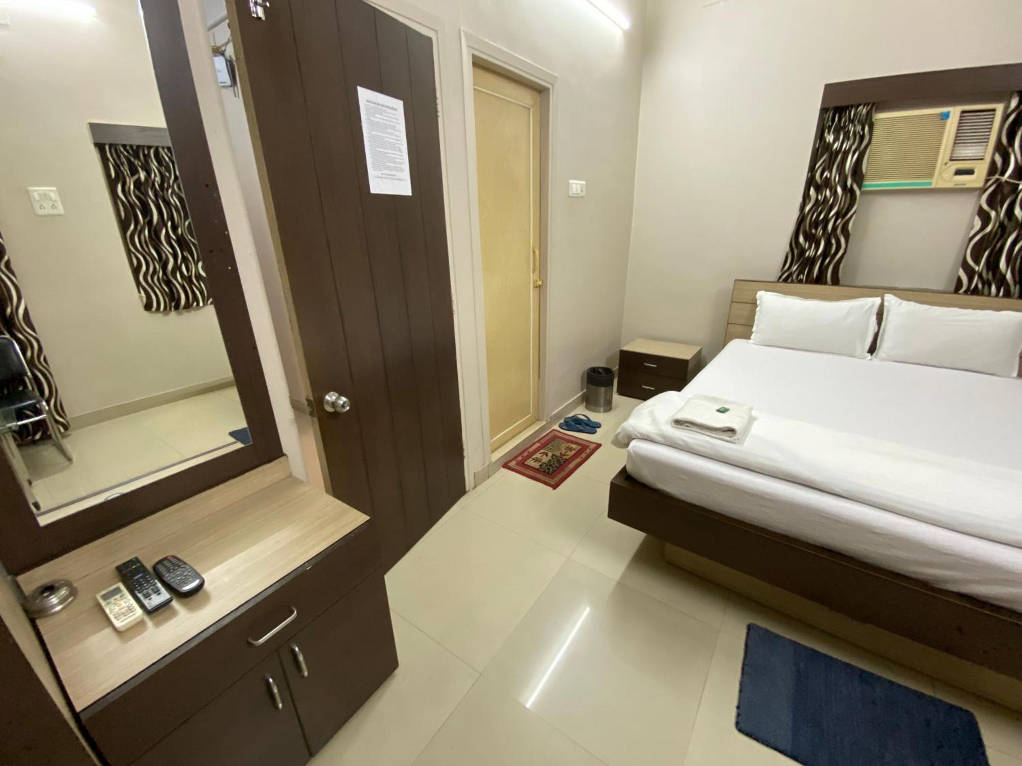 Lake Land Guest House Колката Екстериор снимка